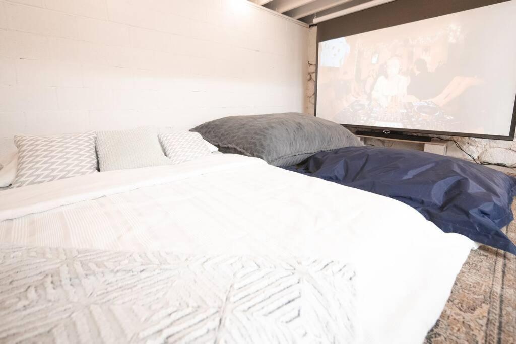 Reno'S Biggest Little House - Cozy Home Theatre Zewnętrze zdjęcie